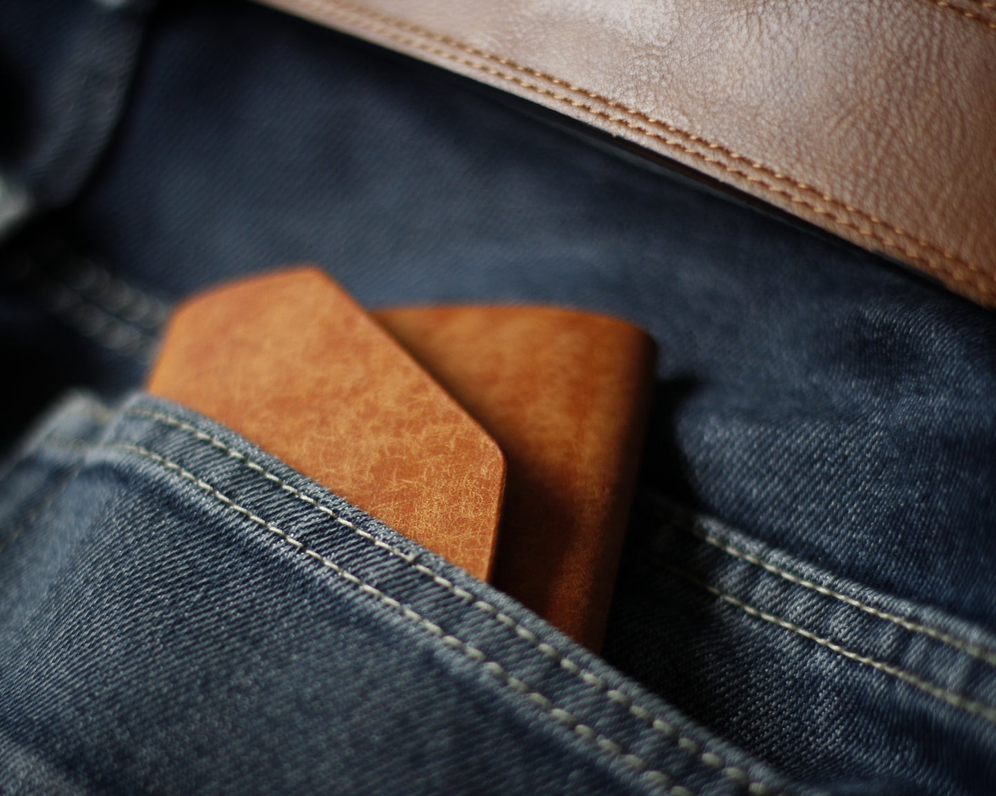 The Shroud - Minimalist Leather EDC Wallet - Olmo Orange